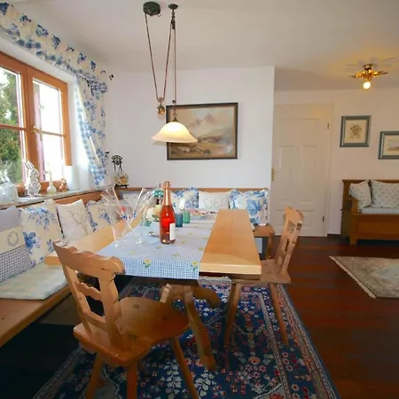 Апартаменты In Breitenau Mit Kleinem Garten Гармиш-Партенкирхен